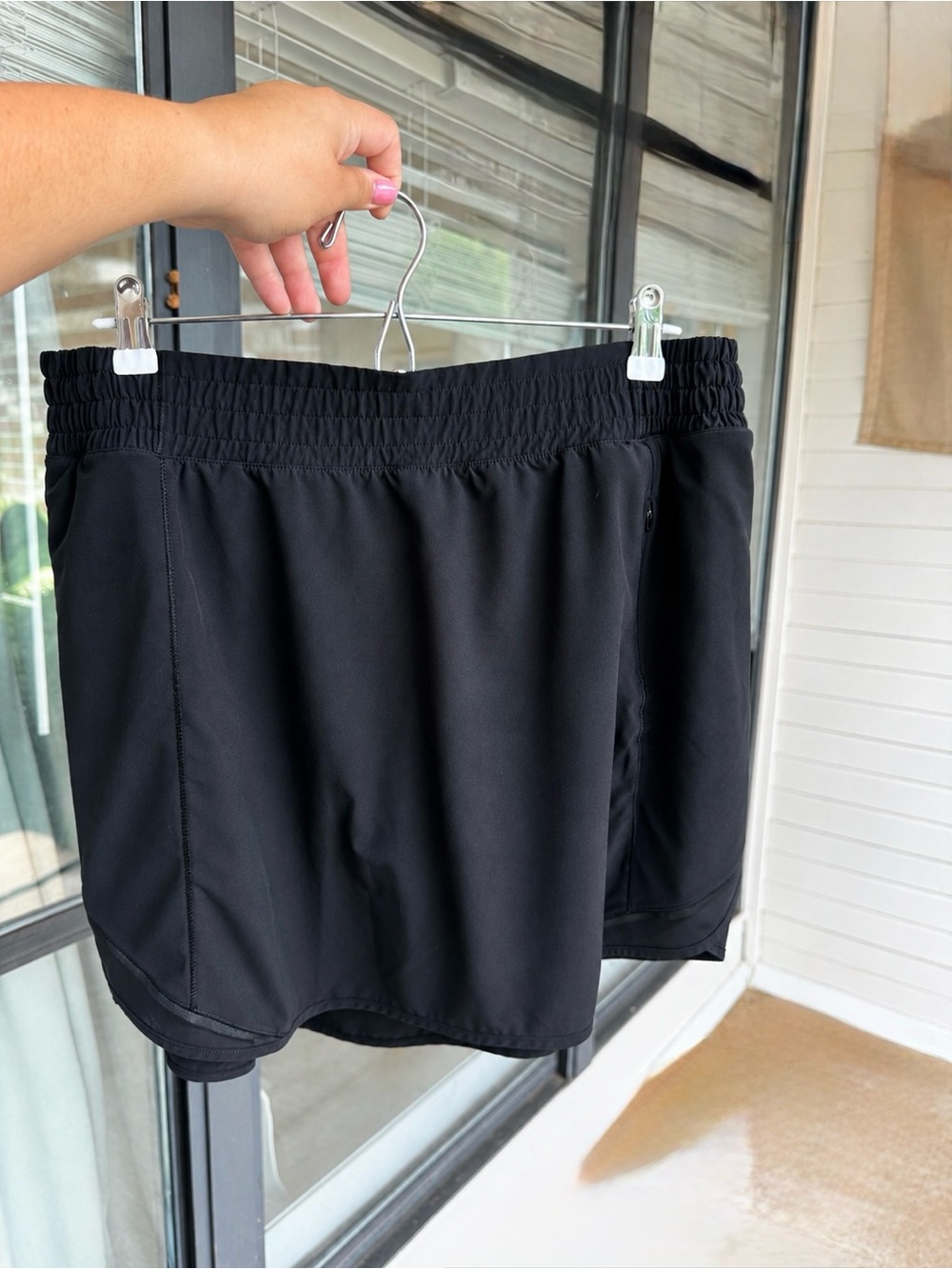 Lululemon Black Women's Athletic Skirt with Elastic Waistband